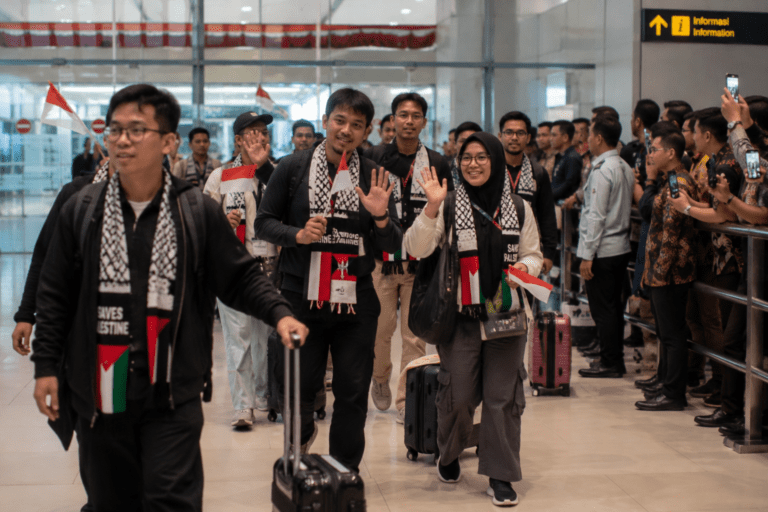 Sembilan WNI yang Dibebaskan Israel Dijadwalkan Tiba Besok di Indonesia