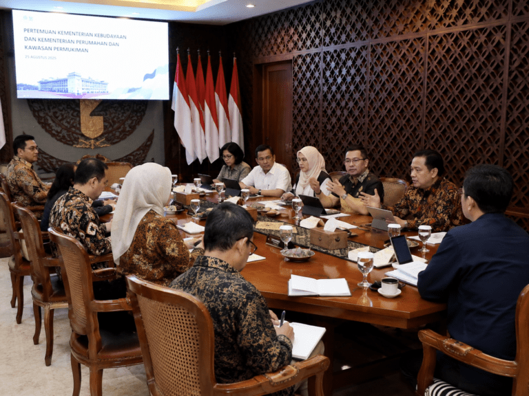 Kemenbud dan PKP Bahas Revitalisasi 3.500 Rumah Adat serta Hunian Pekerja Seni