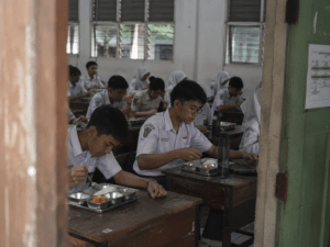 BGN Evaluasi Penerima MBG, Siswa SMA Berpotensi Tak Lagi Masuk Prioritas