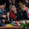 Prabowo, Megawati, dan Gibran Tertangkap Berbincang Hangat di Upacara Pancasila