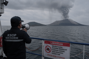 Kapal Dilarang Dekati Gunung Anak Krakatau, KSOP Berlakukan Radius Aman 5 Kilometer