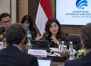 Meutya Desak Meta Blokir Akun Anak